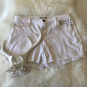 APT 9  Cutoff Jean Fringe Studded Shorts White